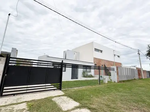 Casa en venta, Estacion Alvear, 1 dormi con pile !