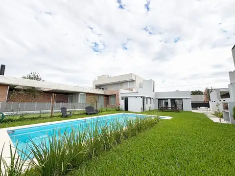 Casa en venta, Estacion Alvear, 1 dormi con pile !