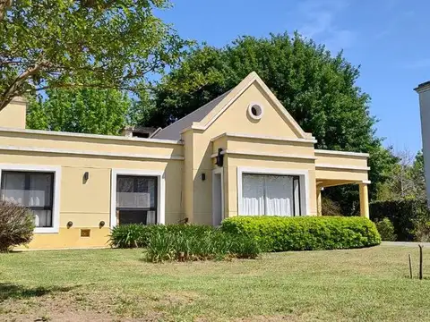 Alquiler Casa Dos Dormitorios en Country La Bahia.
