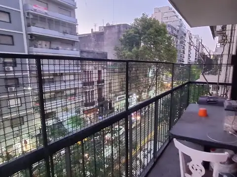 Venta - 4 ambientes c/balcón - dependencia - mucha luz - Barrio Norte
