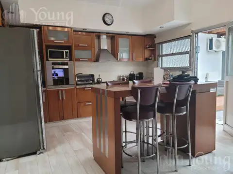 Casa en Venta con 4 cocheras
