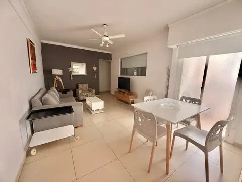 Bauness 2100, Piso 1