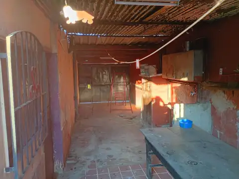 En Venta en El Palomar Casa de 3 Ambientes Sobre Lote de 370 m², con Living Comedor, Cocina Comedor,