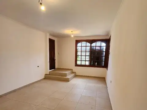 Depto Tipo Casa en Venta de 5 ambientes