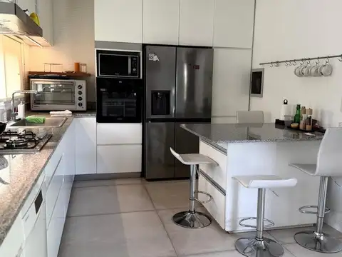 Casa en Venta en Los Abedules, USD 230.000