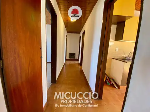 Casa 5 ambientes con 1 baño