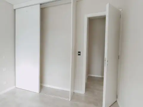 Departamento de 2 Ambientes con Patio, Terraza y Espacio Guardacoche