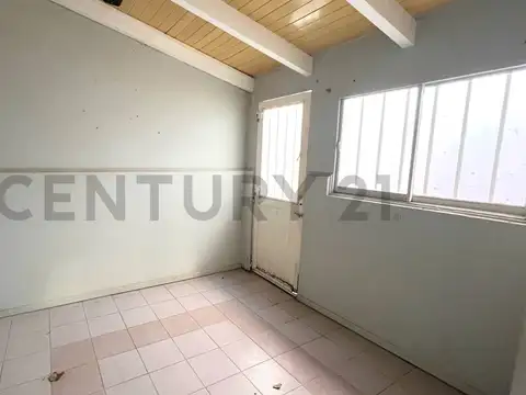 Casa de 4 habitaciones con patio y parrillero. VENADO TUERTO.