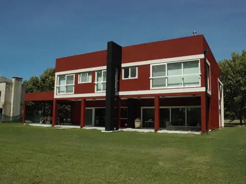 Casa  de cuatrodormitorios hara del sur 1- Coronel Brandsen