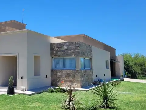 VENTA CASA BELA VISTA 3 DORMITORIOS