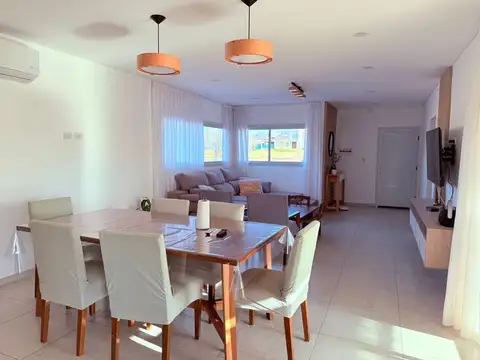 Casa en Venta en Rio Ceballos, USD 245.000