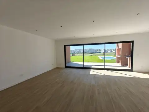 Casa 4 ambientes con 3 baños