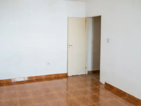 VENTA - CASA DE PASILLO UNICO EN ECHESORTU - NO PH