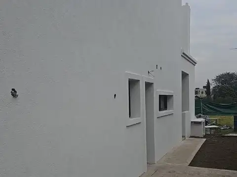 Casa 4 ambientes con 3 baños