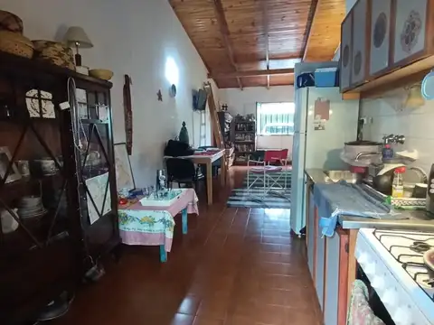 Casa 4 ambientes con 1 baño