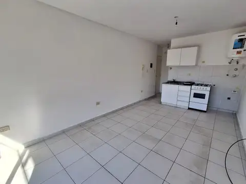 Excelente monoambiente en alquiler ubicado en calle 9 de Julio 1300 cerca de UTN UCEL Rosario