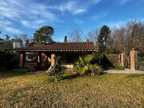 Casa en Venta con 2 cocheras