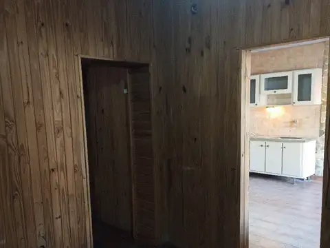 Casa 4 ambientes con 1 baño