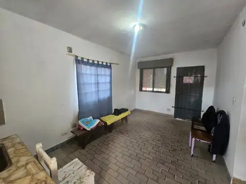 VENTA CASA CON JARDIN JOSÉ C PAZ
