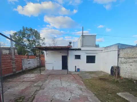 VENTA CASA CON JARDIN JOSÉ C PAZ