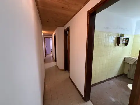 Casa 3 ambientes con 2 baños