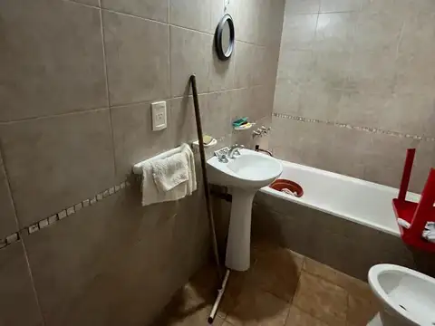 LOCAL EN VENTA EN VILLA CRESPO CON O SIN RENTA
