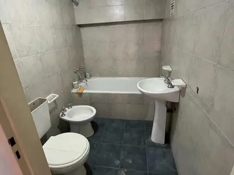 LOCAL EN VENTA EN VILLA CRESPO CON O SIN RENTA