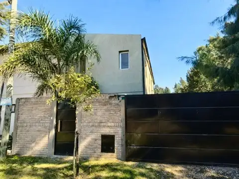 CASA EN VENTA PARQUE SICARDI 4 DORMITORIOS
