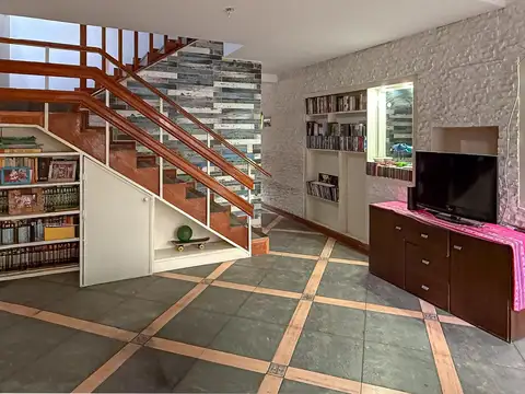 Depto Tipo Casa en Venta con 1 cocheras