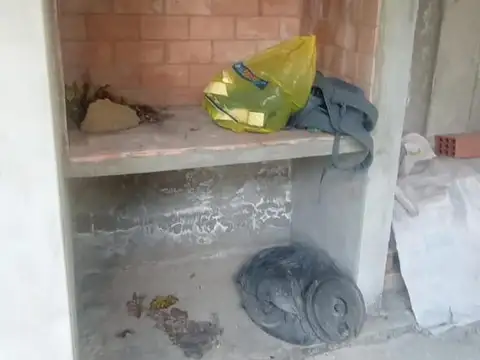 Casa 2 ambientes con 1 baño