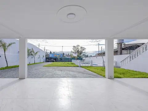 Casa 4 ambientes con 3 baños
