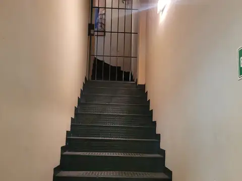 OFICINAS CON DEPOSITO APTO DIFERENTES DESTINOS.