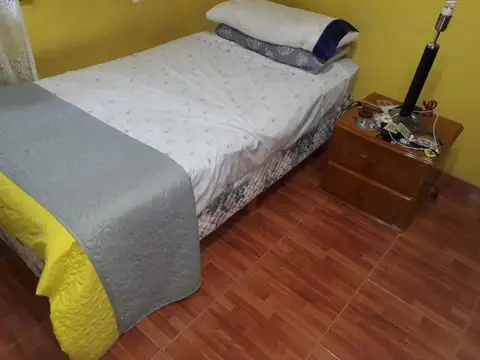 CASA 4 AMBIENTES CON COCHERA, PISCINA