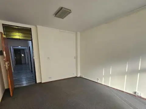 Oficina en Alquiler en Centro, $ 180.000
