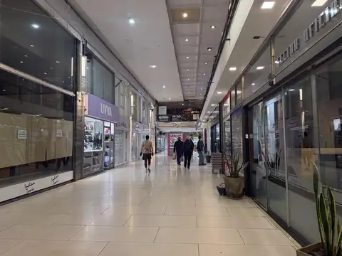 Local en Venta - Córdoba y Sarmiento, Galería La Favorita, Centro