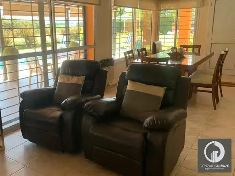 Casa 3 ambientes con 2 baños