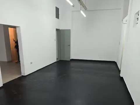 AV JUAN D PERON 3700