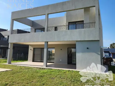Casa en Venta en Haras Santa María, USD 260.000