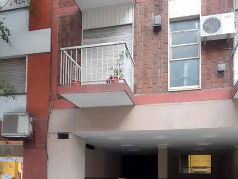 Charcas Al 2800. y Anchorena, Recoleta. Cochera Doble Para 2 Autos Grandes. por Rampa