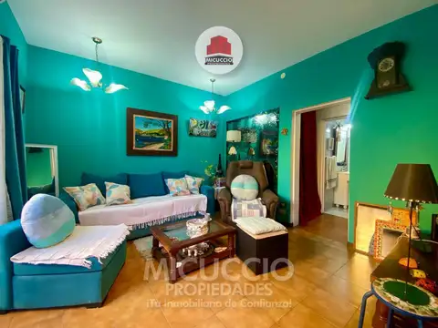 Casa en Venta con 3 cocheras