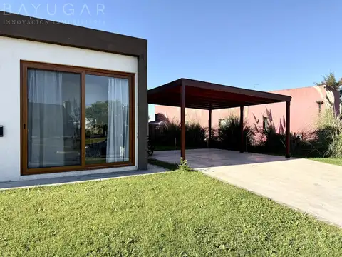 Casa en Venta con 6 cocheras