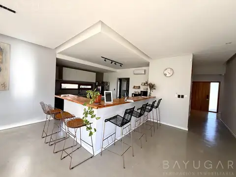 Venta Casa  - San Sebastian, Area 6 - Apto Crédito
