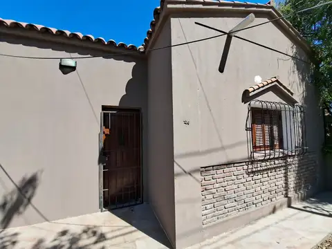 Casa | 2 Dormitorios | Excelente Ubicación | Capitán Bermúdez | Barrio Celulosa