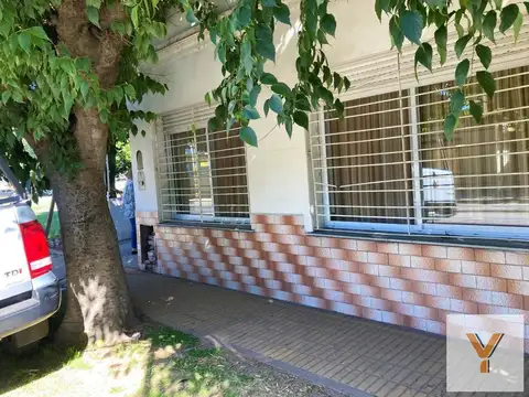 Casa en venta - 1 Dormitorio 1 Baño - 187mts2 - Quilmes