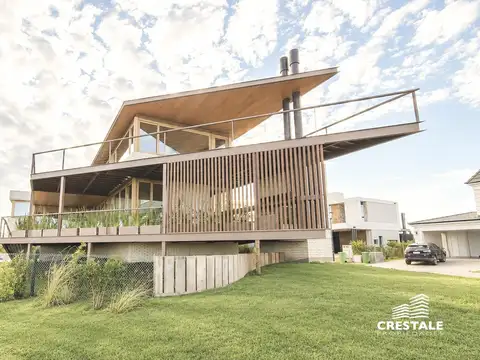 Casa en Venta con 2 cocheras