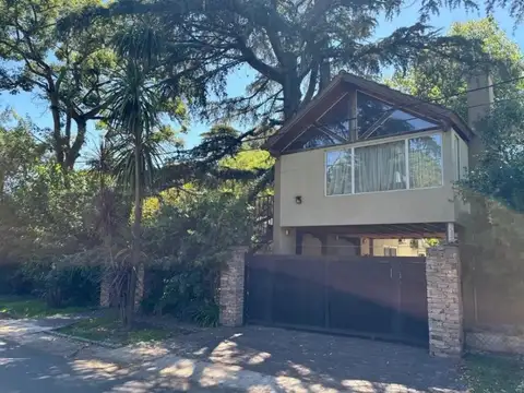 Casa 4 ambientes EN VENTA - Parque Leloir