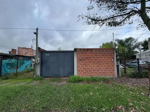 VENTA CASA 4 AMBIENTES EN LA REJA MORENO