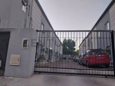 Venta Departamento 2 ambientes  Los Polvorines cochera patio Malvinas Argentinas San Miguel