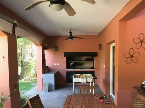 Casa en Alquiler Temporal con 2 cocheras