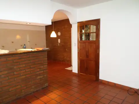 Casa en Alquiler con 1 cochera